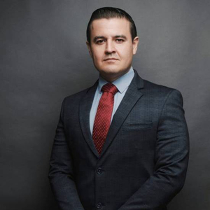 Dr. Raúl López Serna